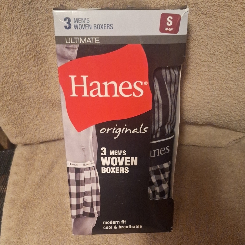 NEW Hanes Men's Woven Boxers - Black and White S 28-30